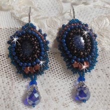 BO Maldives embroidered with glittering resin cabochons, round pearly Swarovski beads and Miyuki seed beads